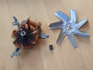 Ersatzteil Bosch Backofen HBA76B650: Gebläsemotor hinten, komplett