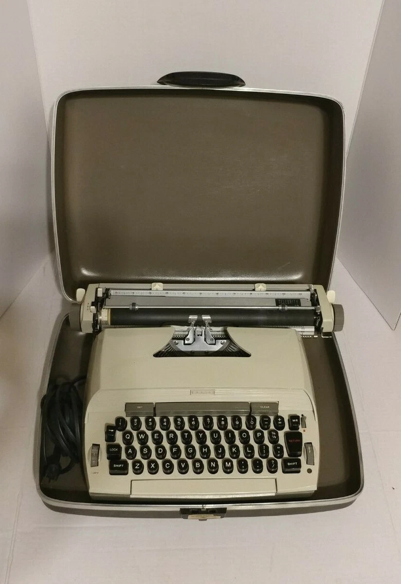 Vintage 1971 Sears Celebrity Power 12 Electric Typewriter w/Case