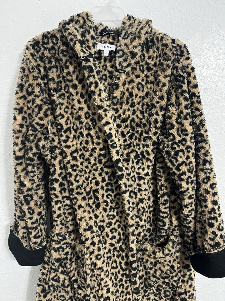 DKNY womens leopard print hooded robe 2 Pocket Front Size S/M No Belt - Image 2 of 4