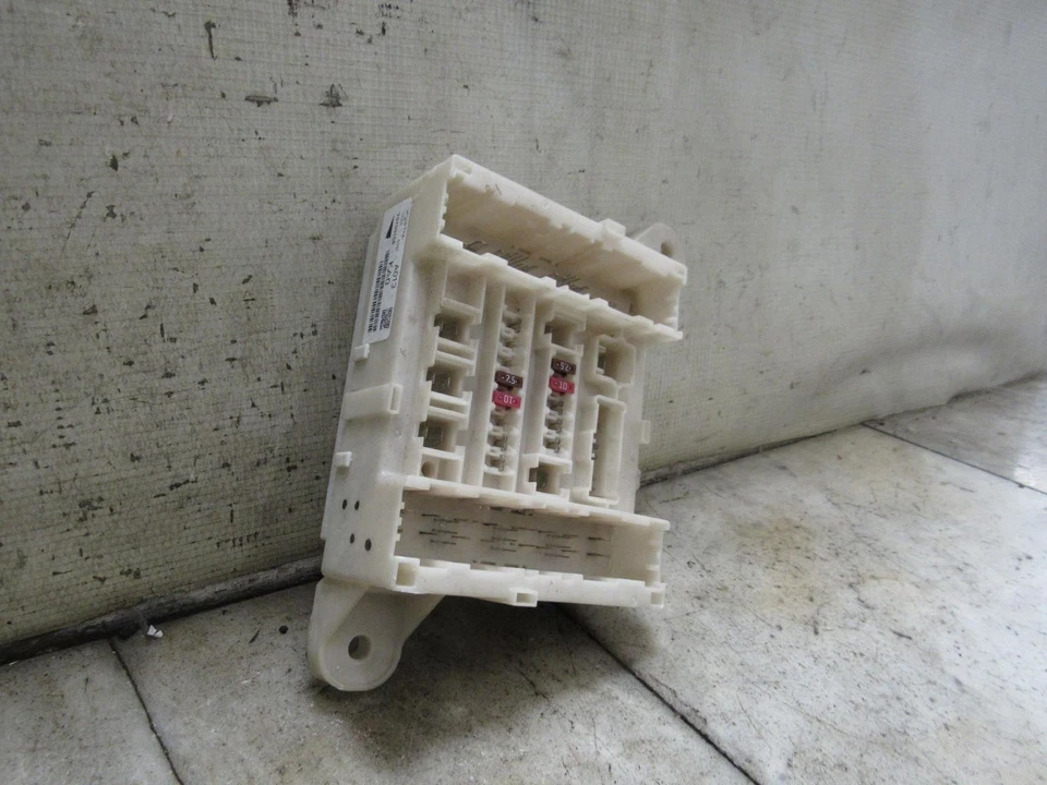 Honda Odyssey 2012 cabina caja de fusibles 38230TK8A213 Foto 3 de 4