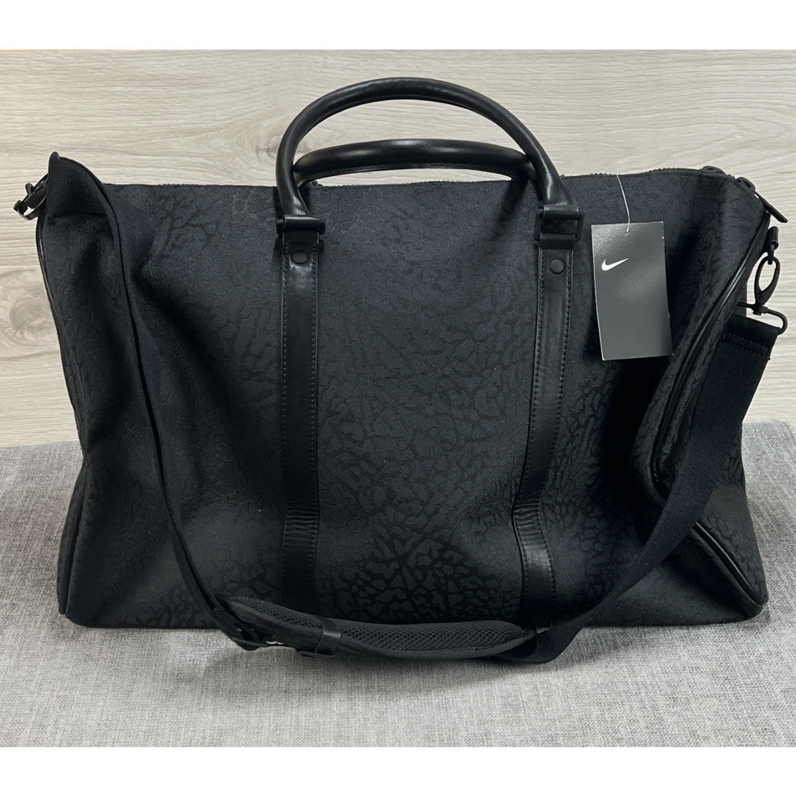 バッグ Jordan Icon Duffle Bag (40L) Jordan Icon Duffel Bag (40L). Nike.com