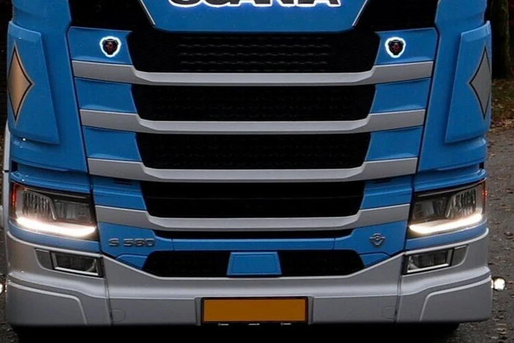 Kit Di Luci Diurne - DRL Adatto Per Scania - Xenon Bianco - Immagine 3 di 4