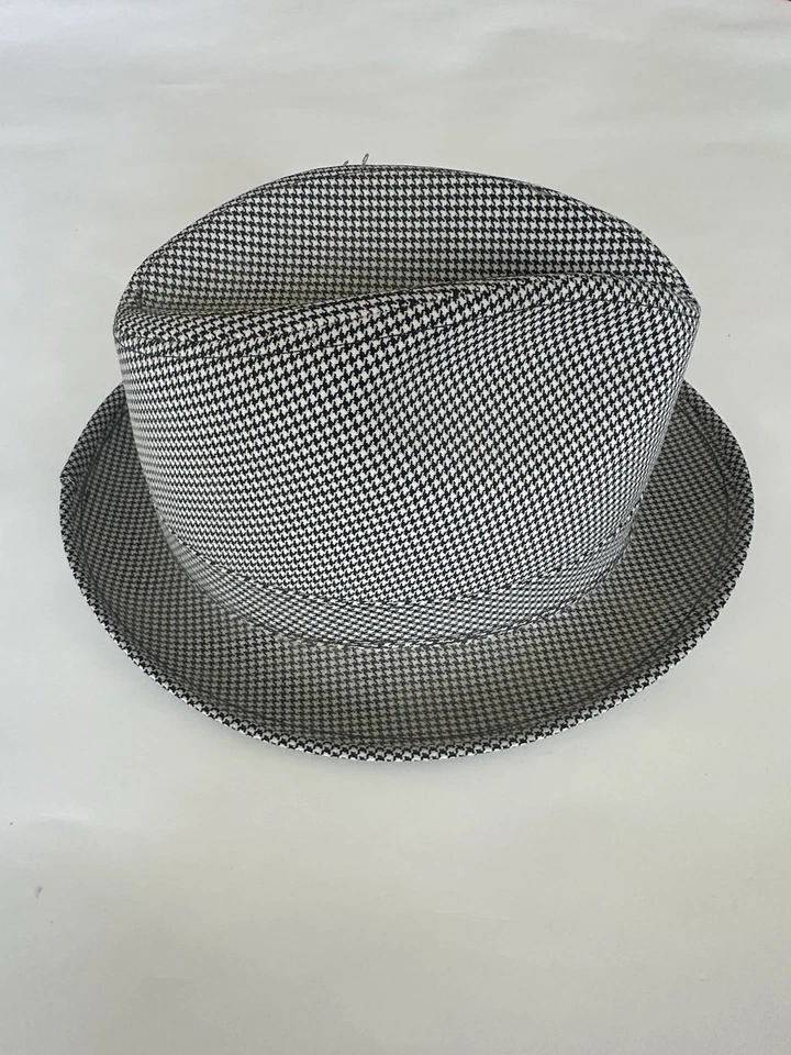 Vintage Houndstooth Hat.  Union Made Hat Black & White With Feather. - Image 4 of 4