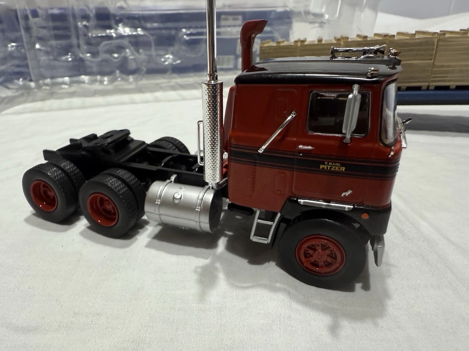 Camion Americani 1:43 DeAgostini Mack Serie F 1973 Pari al Nuovo No Italeri - Immagine 4 di 4