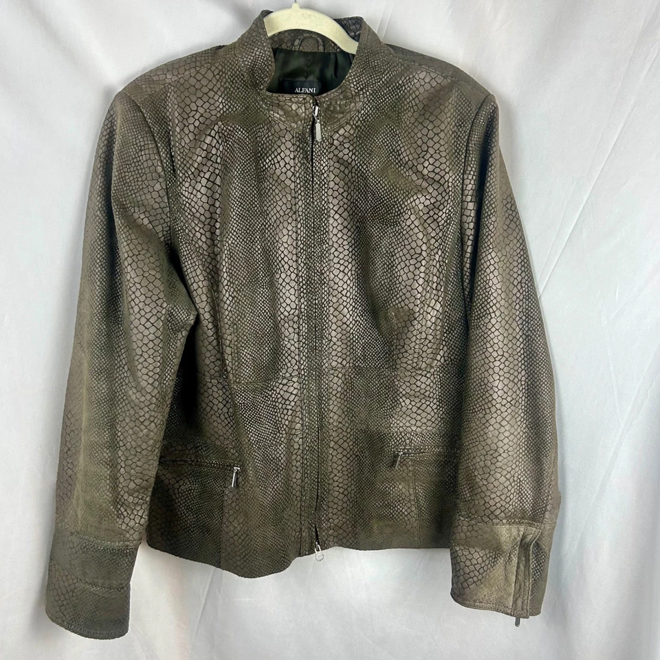 Женская кожаная мотоциклетная куртка Alfani со змеиным тиснением на молнии коричневая серая оливковая Y2K XL - Изображение 2 из 4