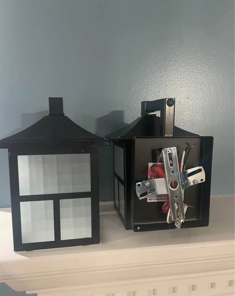 Luminárias de parede Hampton Bay pacote duplo LED externas pretas (pacote com 2) - Imagem 3 de 4