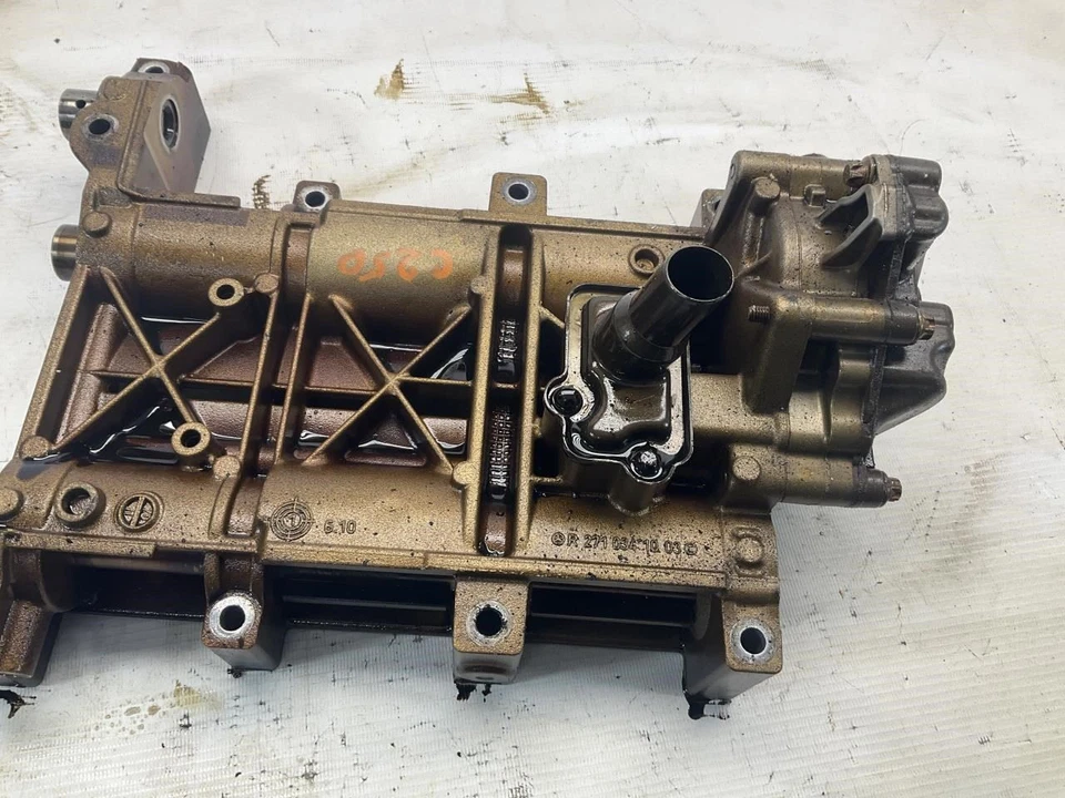 12 13 14 15 Mercedes-Benz W204 C250 Balance Shaft Housing Oil Pump OEM B - Image 2 of 4