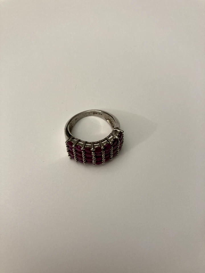 Sterlingsilber-Ring mit Rubinen