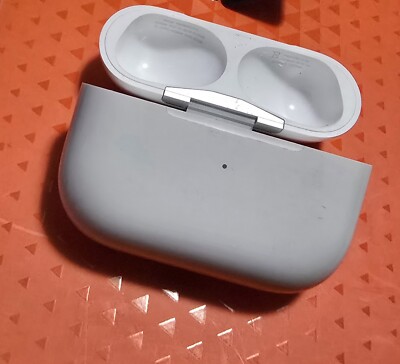 Apple AirPods Pro with MagSafe Wireless Charging Case - White
