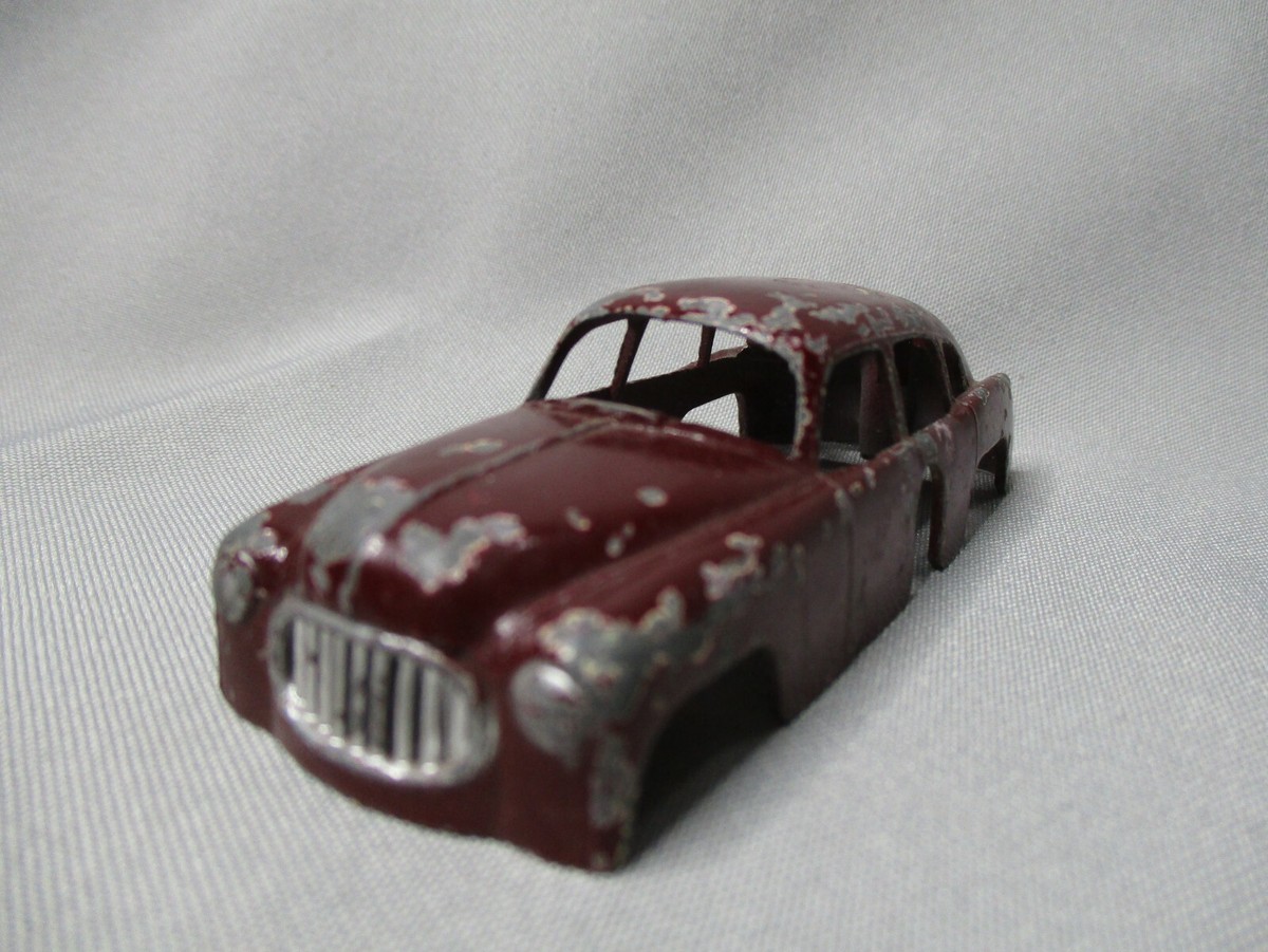 AN316B SOLIDO 1/43 CALANDRE NASH 1952 ROUGE BORDEAUX REF 137 BON ETAT AN316B SOLIDO 1/43 CALANDRE NASH 1952 ROUGE BORDEAUX REF 137 BON ETAT