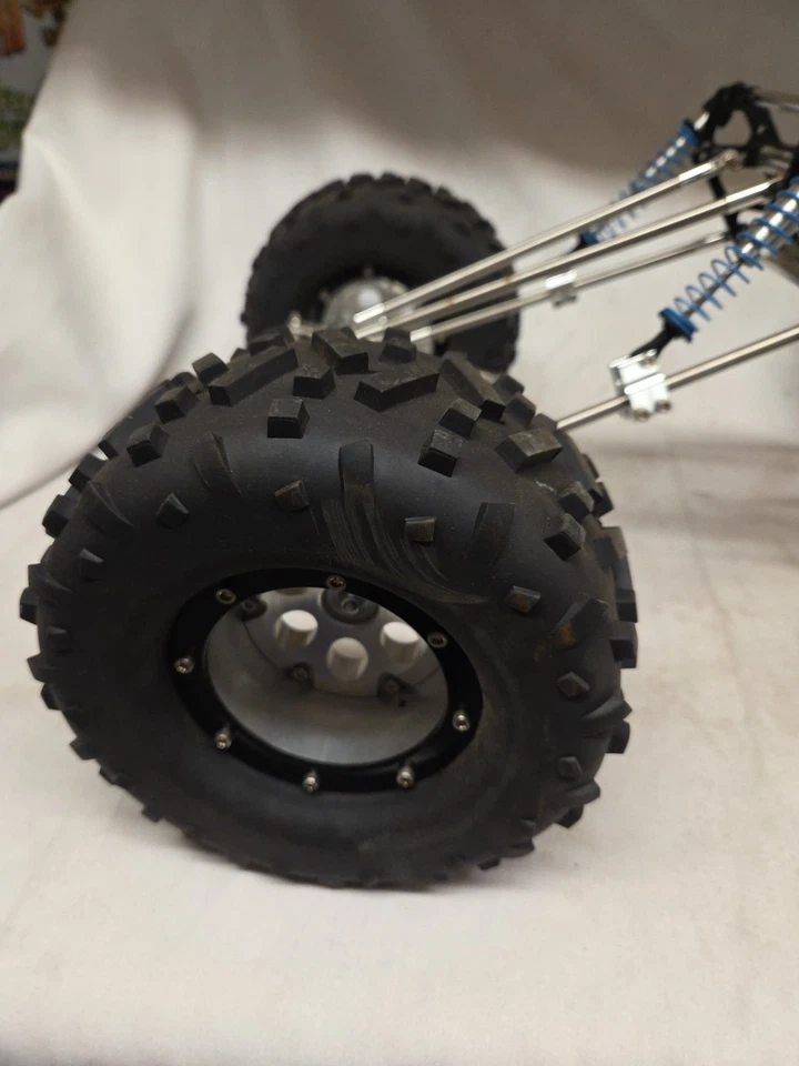 XTM X Crawler 4wd NEW NEVER RAN SHELF QUEEN RARE VINTAGE 1/8 Scale Scaler. - Image 2 of 4