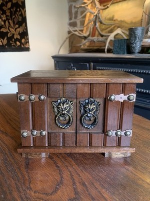 Vintage MCM Footed Wood Treasure Chest Jewerly Box W/Lion's Head Handle Japan
