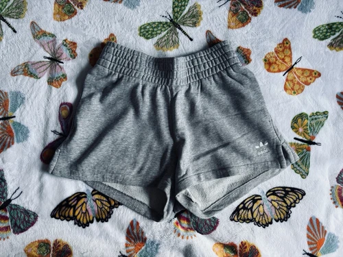 Adidas pantaloncini grigi a vita alta taglia S (8)