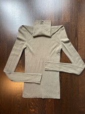 Hermes Lady's Jumper. Turtle Neck Size 40. Pure Cashmere. Excellent Condition .