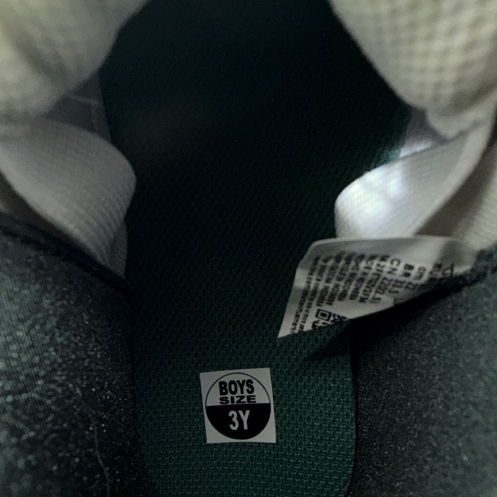 Nike Blazer MID Boys White High Top Lace Up Sneakers Round Toe Size 3Y thumbnail 2