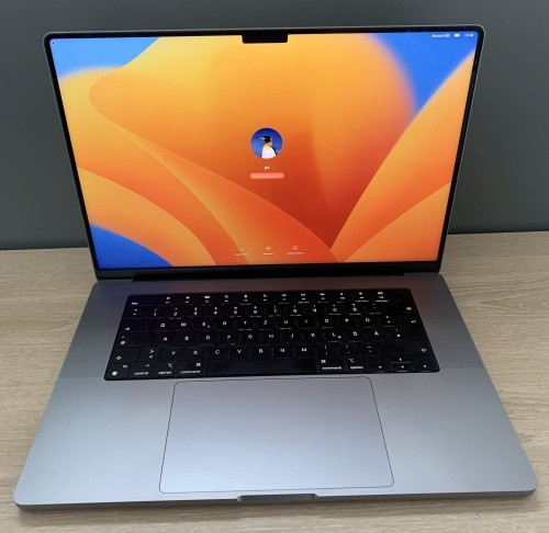 MacBook Pro A2485 16" M1 Pro 10 CPU/ 16GPU 32GB DDR4 512GB NVMe macOS A-Ware8