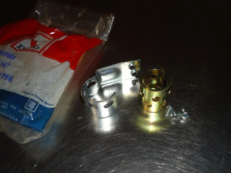 全新 NOS GM Delco 收音机天线支架 22038585 雪佛兰 Monte Carlo — 第 2/2 张图片