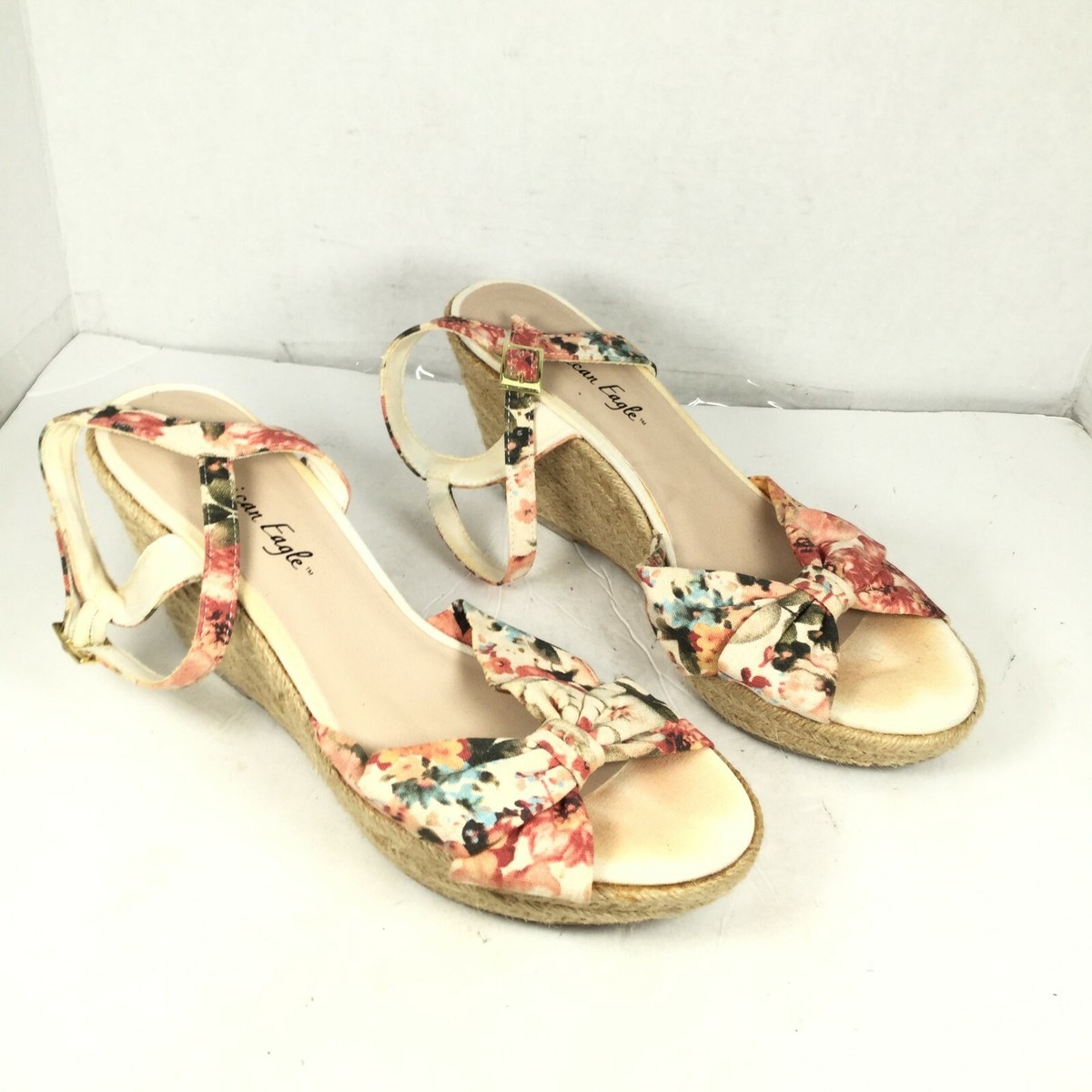 American Eagle by Payless Women's Floral Print Wedges White/Pink