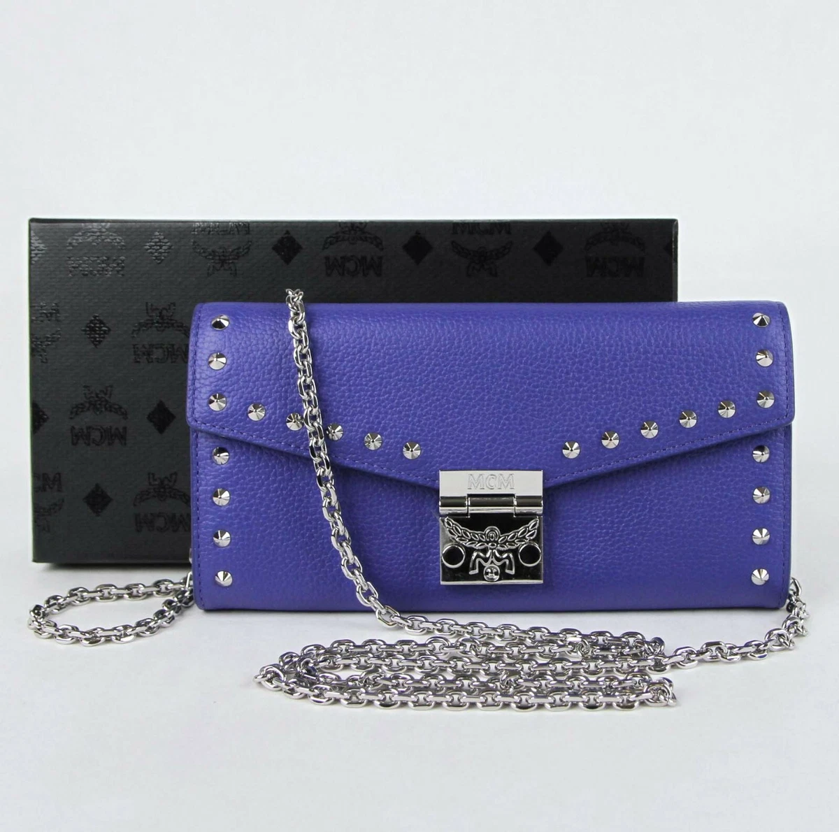 Mcm wallet top on a chain