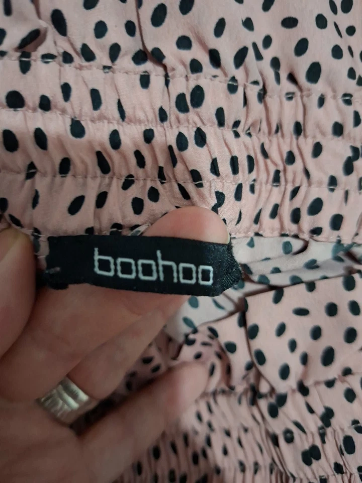 Size 28 Boohoo Pink Silky Shorts - Image 2 of 4