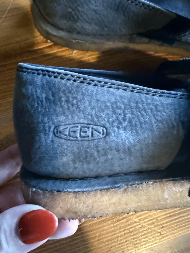 Zapatos planos para mujer Keen Sierra gris carbón gamuza Mary Janes talla 7 minimalista ciudad Foto 3 de 4