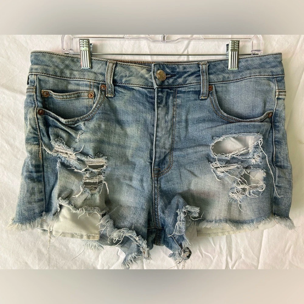 American Eagle denim shorts size 2 worn a handful... - Depop