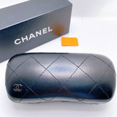 CHANEL シャネル サングラスケース Matelassé s-l400.jpg