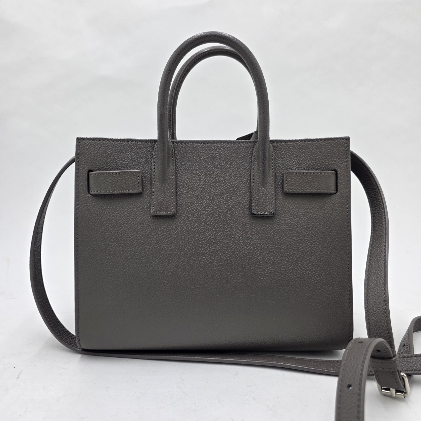 Saint Laurent Sac De Jour Nebbia Neonato Pelle di Vitello Grana (U