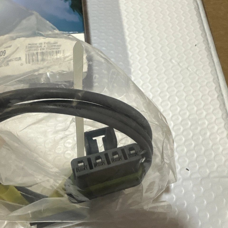 Разъем двигателя компрессора пневмоподвески задний BWD PT5909 - Изображение 2 из 3