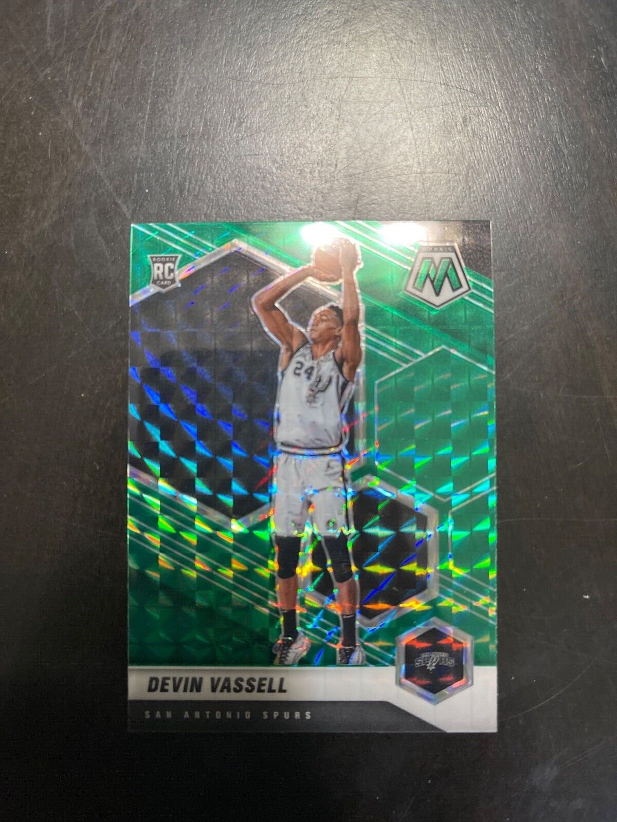 2020-21 Panini Mosaic Devin Vassell #221 Green Reactive Prizm RC Rookie Card
