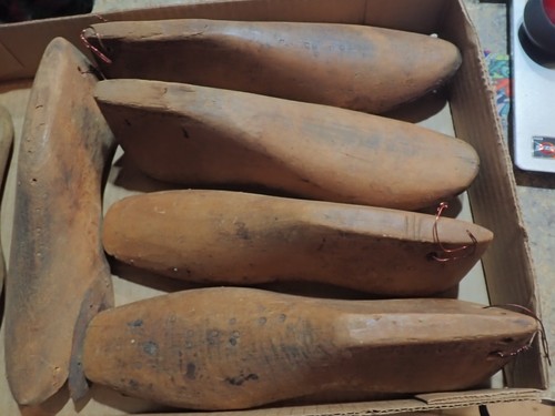 Vintage lot of 7 Wood Adult SHOE LASTS Forms Cobbler Molds 9" to 10.5" in length - Picture 4 of 16