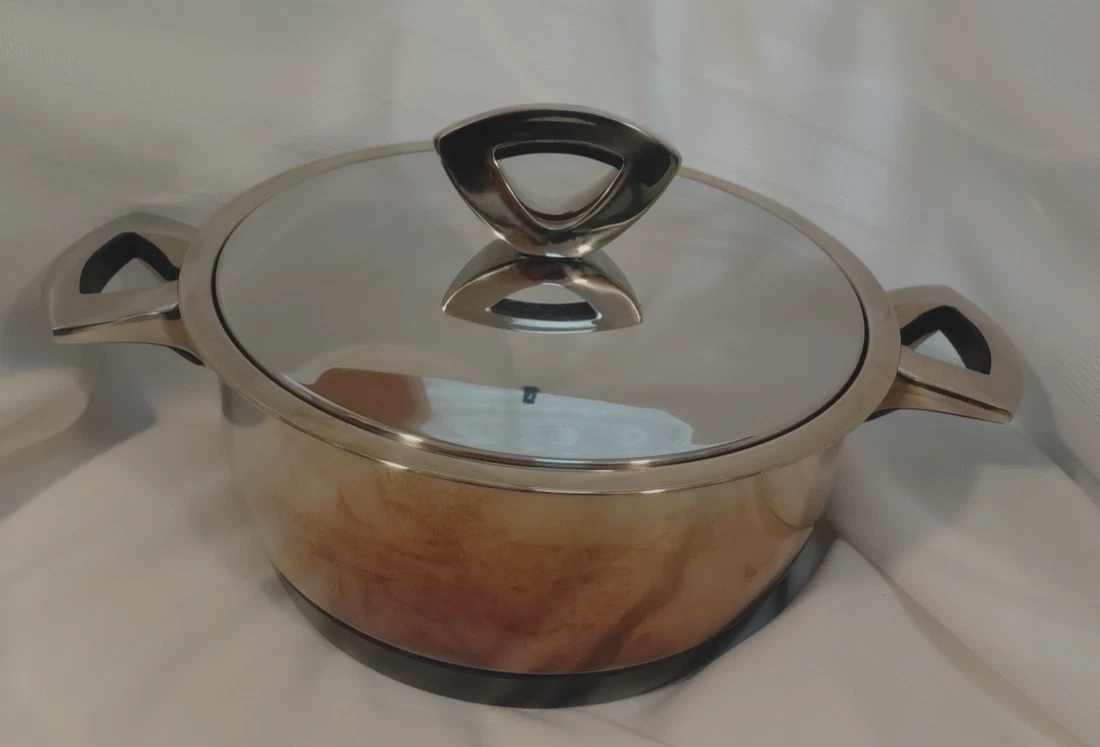 Kuhn Rikon Durotherm 2 L (2.1 qt) Double Walled 18/10 Casserole Made Switzerland
Opens in a new wind