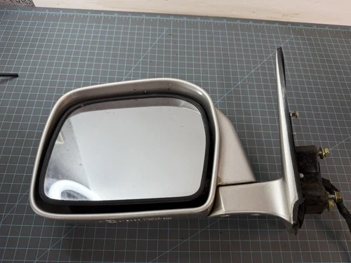 1999-2002 Toyota 4Runner Driver Left Side View Mirror Silver OEM TESTED Code KF8