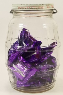 Vintage Wellon's Candy Co. Counter Jar Penny Candy Barrel Shape Orig. Lid Advert