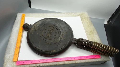 Vintage Slant Logo Griswold Cast Iron American #8 Large Logo Waffle Iron No Base