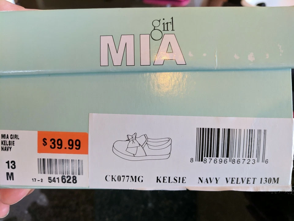 *MIA Girl* talla 13 *Kelsie* azul marino terciopelo arco grande niñas zapatos escolares usados en excelente estado Foto 4 de 4
