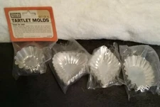 24 VINTAGE COOKS TOOLS ROUND TARTLET MOLDS  NEW IN PACKAGE  SWEDEN 
