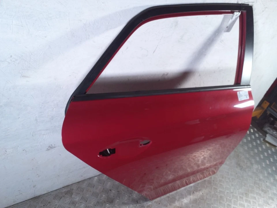 HYUNDAI I20 2015-2018  Bare O/S Drivers Right Rear Door 77004C8000 - Image 2 of 4