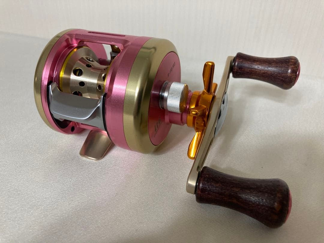 Megabass M-ITO 103 Yuki Ito Limited Edition Spinning Reel Rare