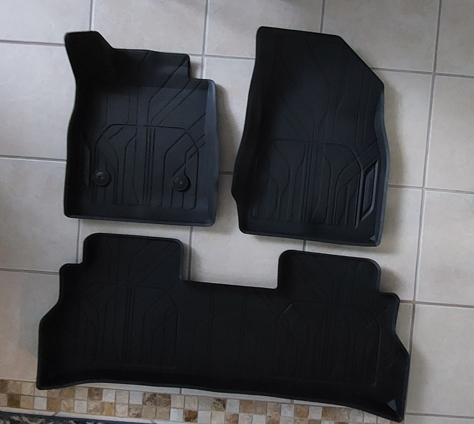 New Genuine OEM 2024-2026 Chevy Trax Front & Rear Floor Mats Local Pickup Only