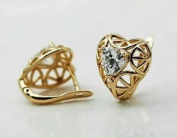 Pendientes de diseño de corazón de diamantes creados en laboratorio de 2 quilates de oro amarillo de 14 quilates para mujer Foto 2 de 4