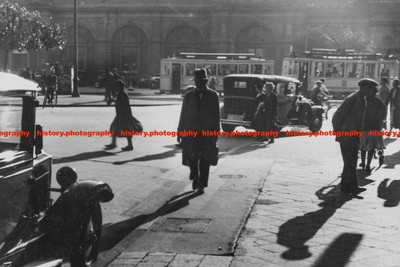 F023284 Straßenszene vor dem Frankfurter Bahnhof Deutschland 1930