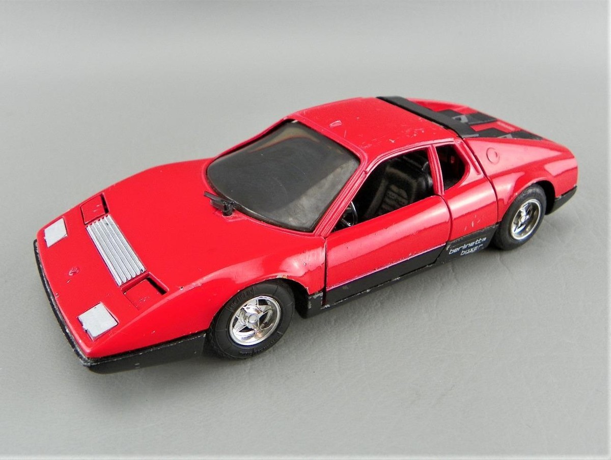 最新な 1/24 Diecast Burago 1983 Vintage Ferrari Berlinetta 512 フェラーリ