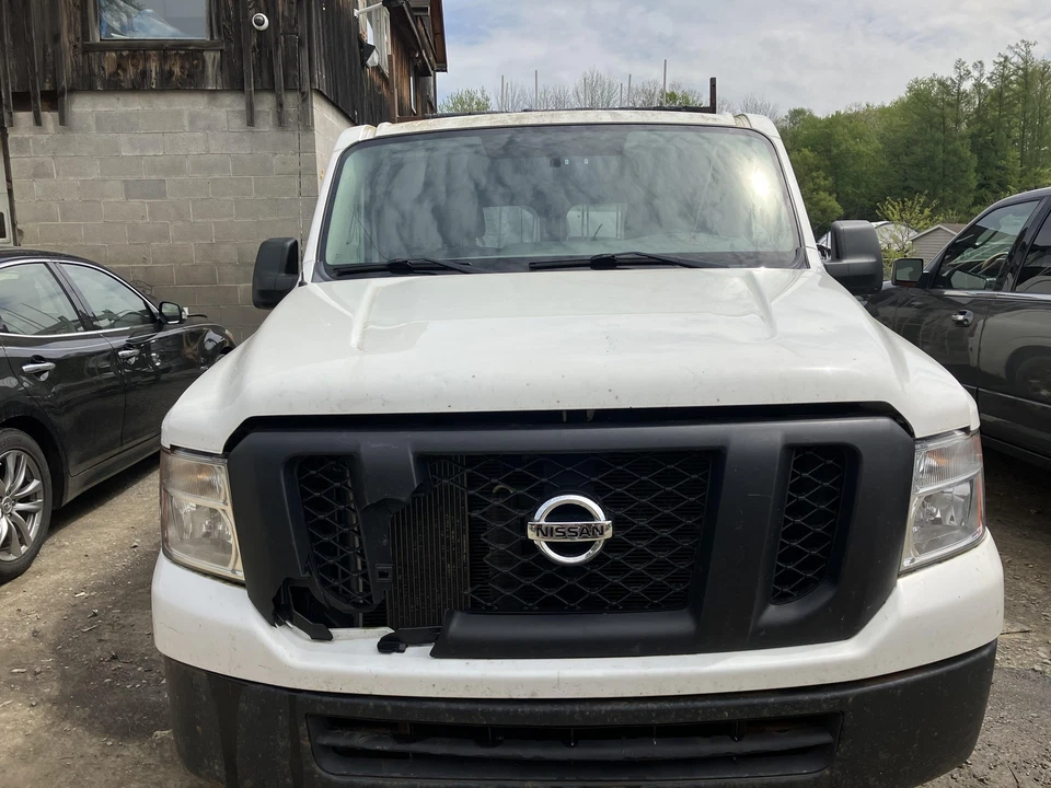 12 NISSAN NV 1500 Rear Axle Assy. (4.0l 6 Cylinder) Foto 2 de 4