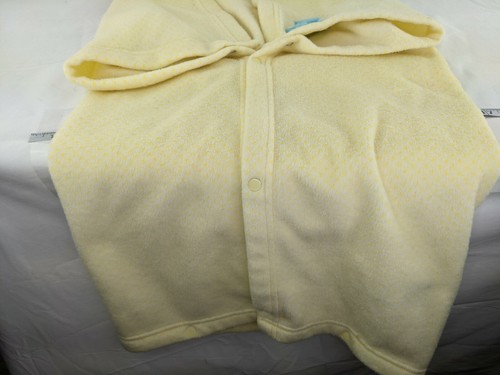 Carters Child of Mine Yellow Bunting Baby Blanket Snaps 33x33 Inch Blue Bear - Picture 3 of 5