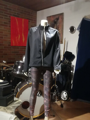 Original  *TOP* Sweatjacke UNDEFEATED Jacke Gr. M  * * NEU * *  