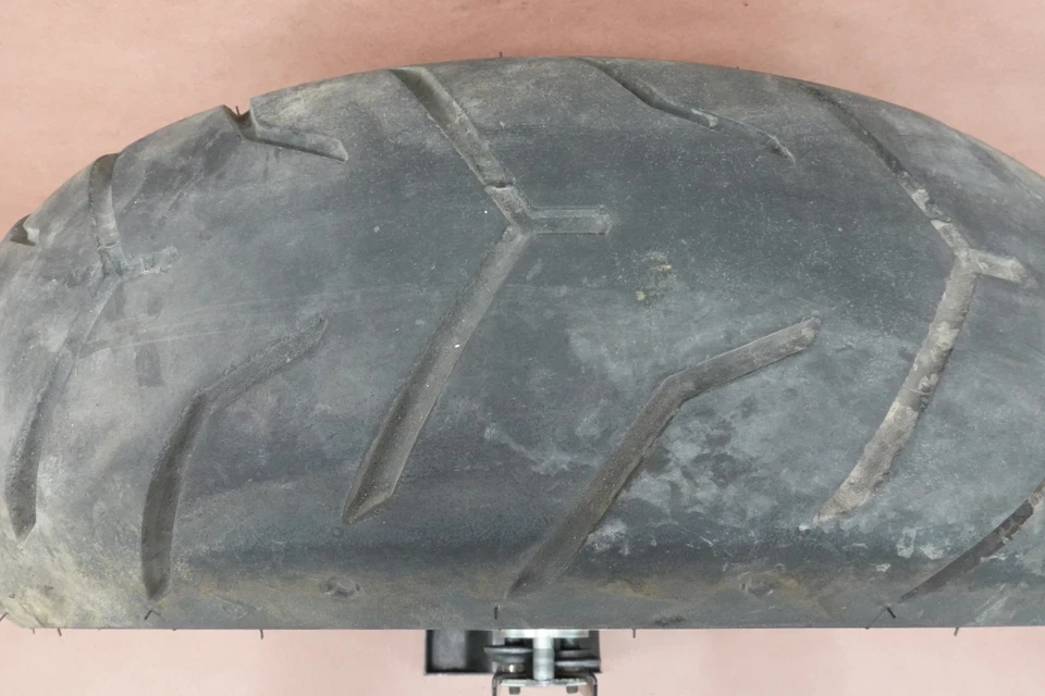 2017-2022 Harley Davidson Road King FLHR Rear Wheel Rim Tire 180/65 B16 - Изображение 2 из 4