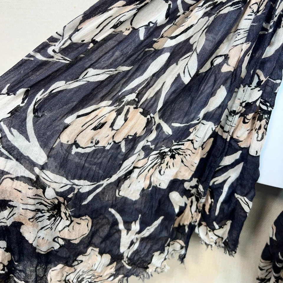 Banana Republic Womens Floral Crinkle Lightweight Scarf Black & Beige Casual - Image 2 of 4