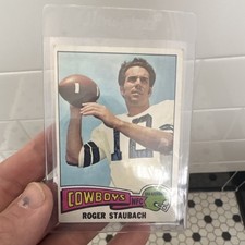Topps 1975 Roger Staubach #145 Dallas Cowboys NFL Football Card