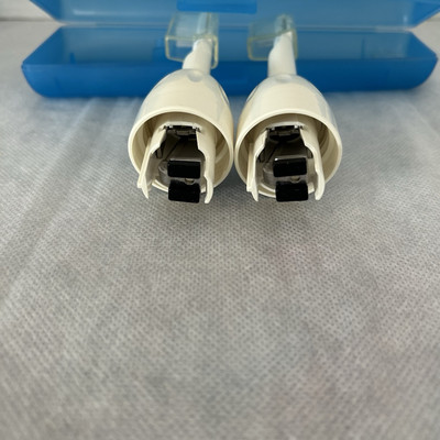 New 2 pack Phillips SONICARE Replacement Tooth Brush Heads With Case